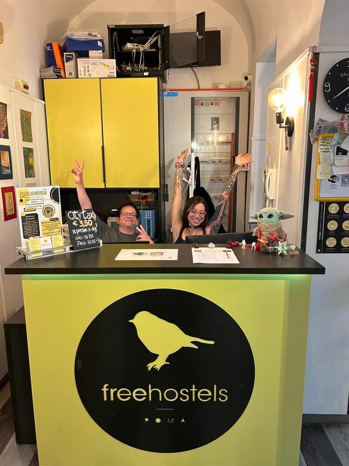 Hostel Free Rom